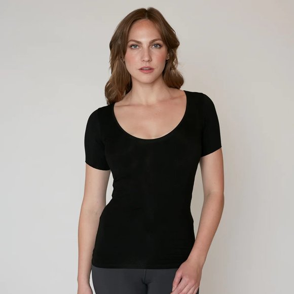 Numi Signature Undershirt - Picture 1 of 7